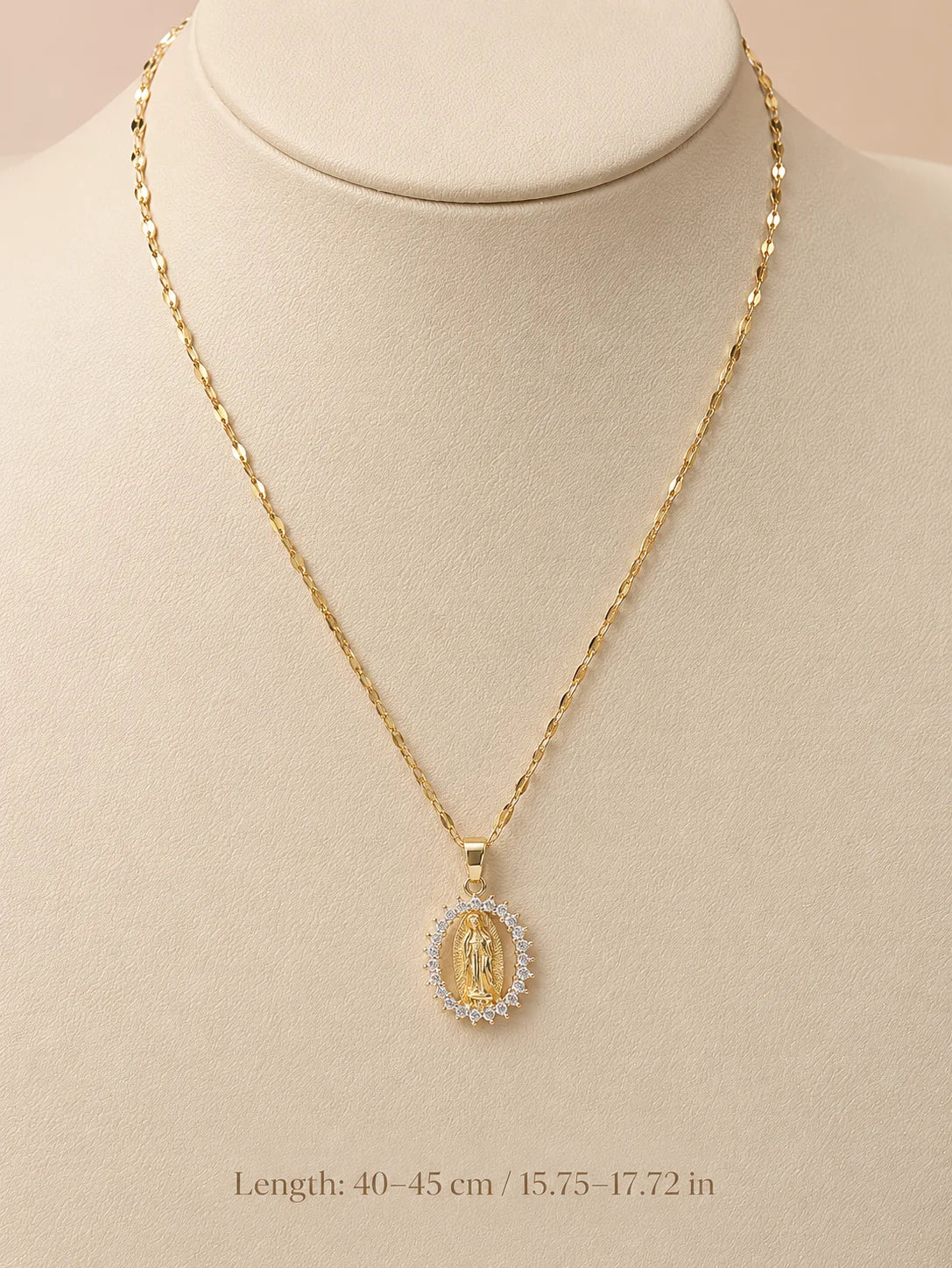A Variety of Exquisite Gold Pendant Necklaces, Women's Necklaces, Popular Jewelry, and Fashionable Necklaces.Jewelry Gifts